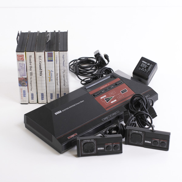 Spelkonsol, Sega Master System, med tillbehör_23230a_8db1b2f9e355205_lg.jpeg