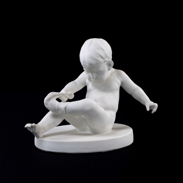 Figurin, parian, "Pojke med strumpa", Gustavsberg, 1925_24670a_8db522e7f41d644_lg.jpeg