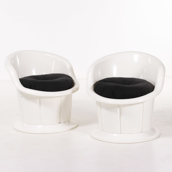 K Hagberg & M Hagberg, stolar, ett par, "Popptorp", plast, IKEA_24718a_8db5d182cf85e5e_lg.jpeg