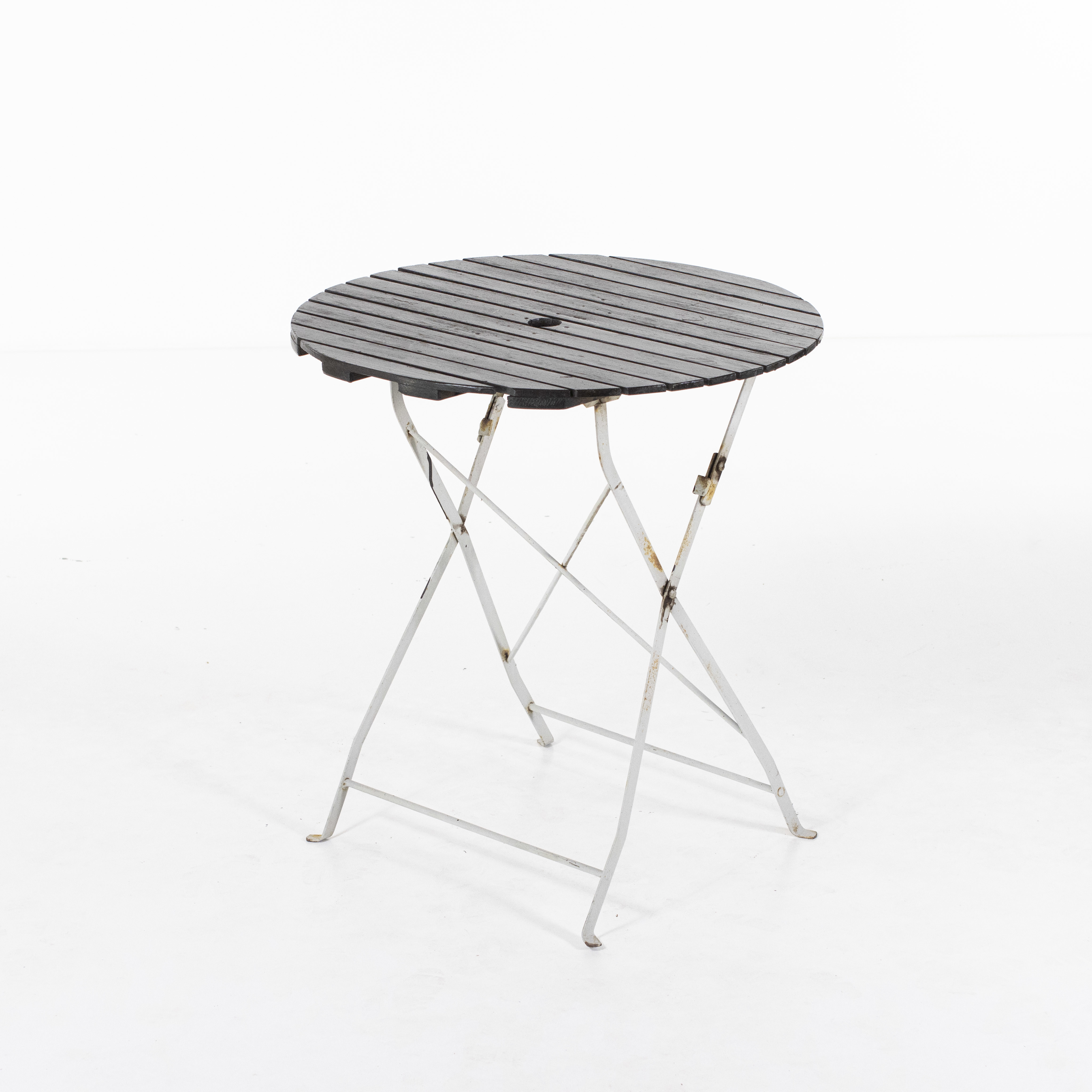 tr-dg-rdsbord-tr-och-metall-auktion-se