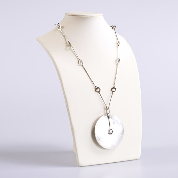 Halsband, med hänge, silver_27255a_8dbb5e5ddee85d6_lg.jpeg