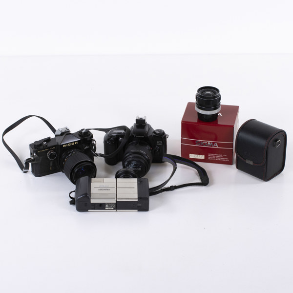 Diverse kameror och tillbehör, 4 delar, bl a Canon, Nikon, m.m._28630a_8dbe3a0196ec5e0_lg.jpeg