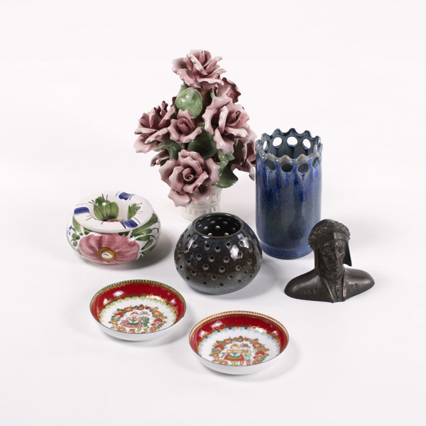 Diverse keramik/bordsdekorationer, 7 delar, bl a bronsfigurin_30023a_lg.jpeg